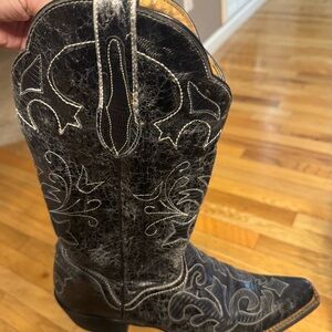 Women’s J B Dillon Black distressed Western Boots size 10 $150